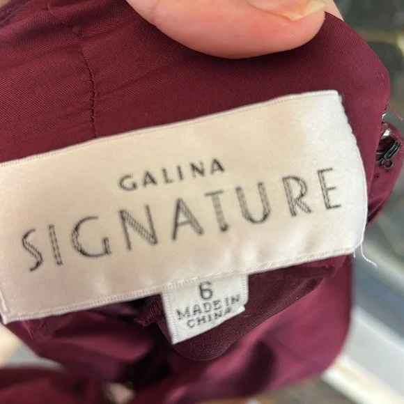 NWT Galina Signature Elegant Burgundy Evening Gown - Picture 5 of 5